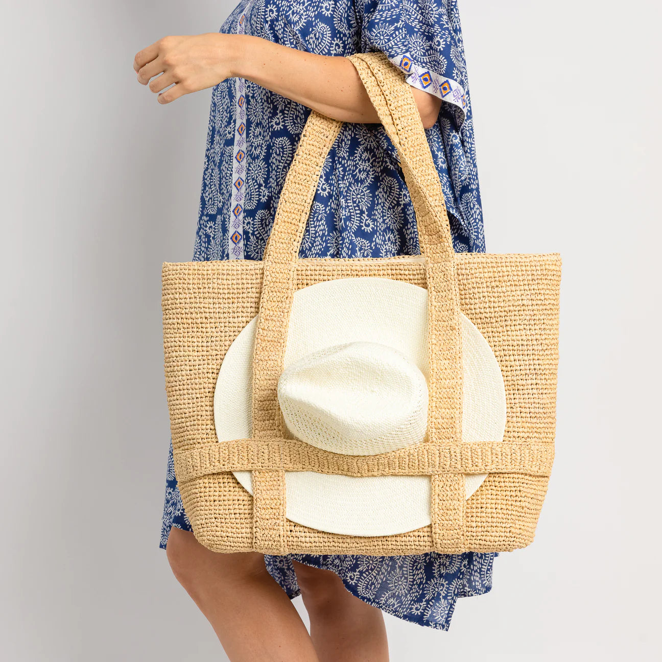 The Original Straw Traveler Bag