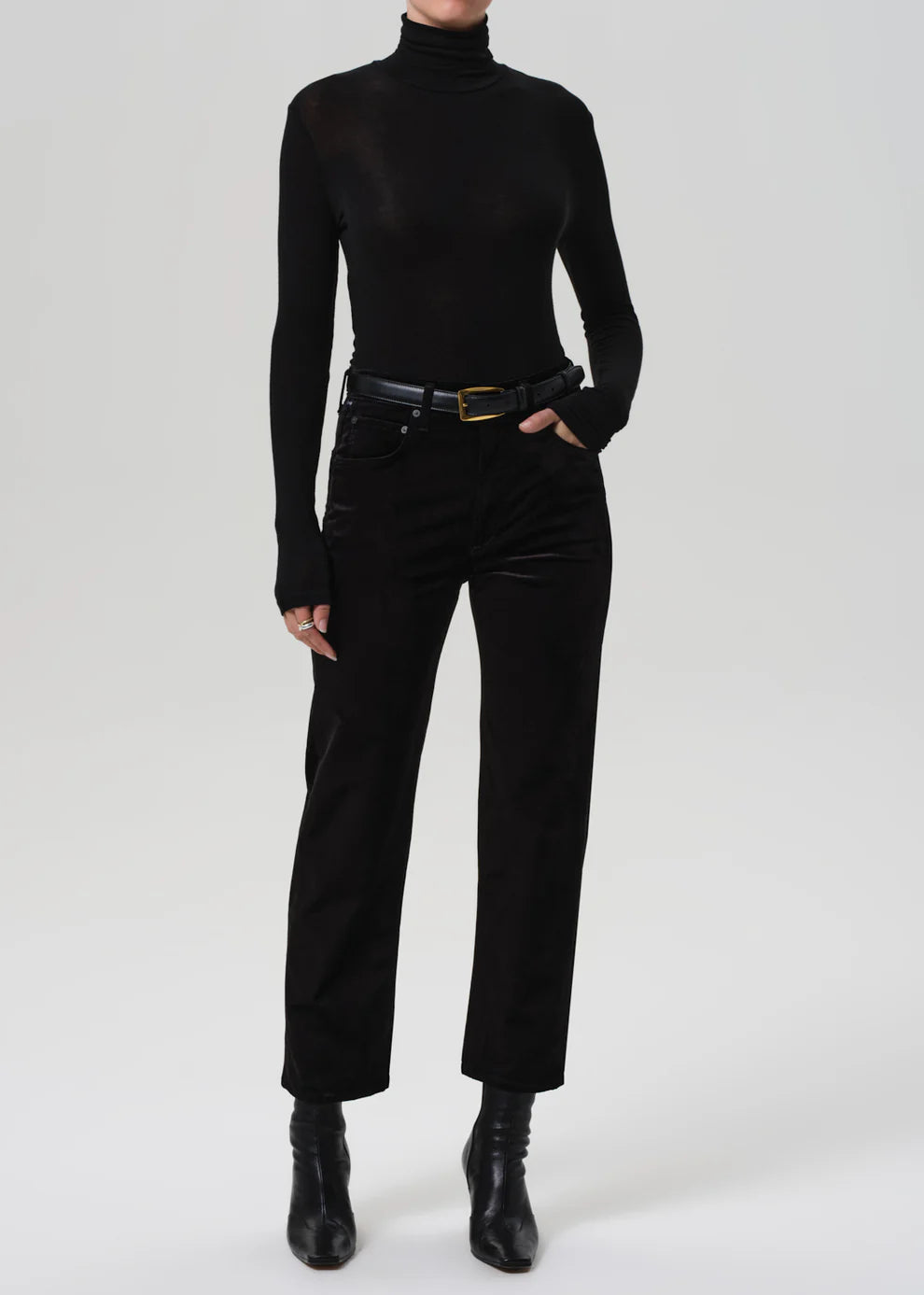 Delfina High Rise Straight in Velvet