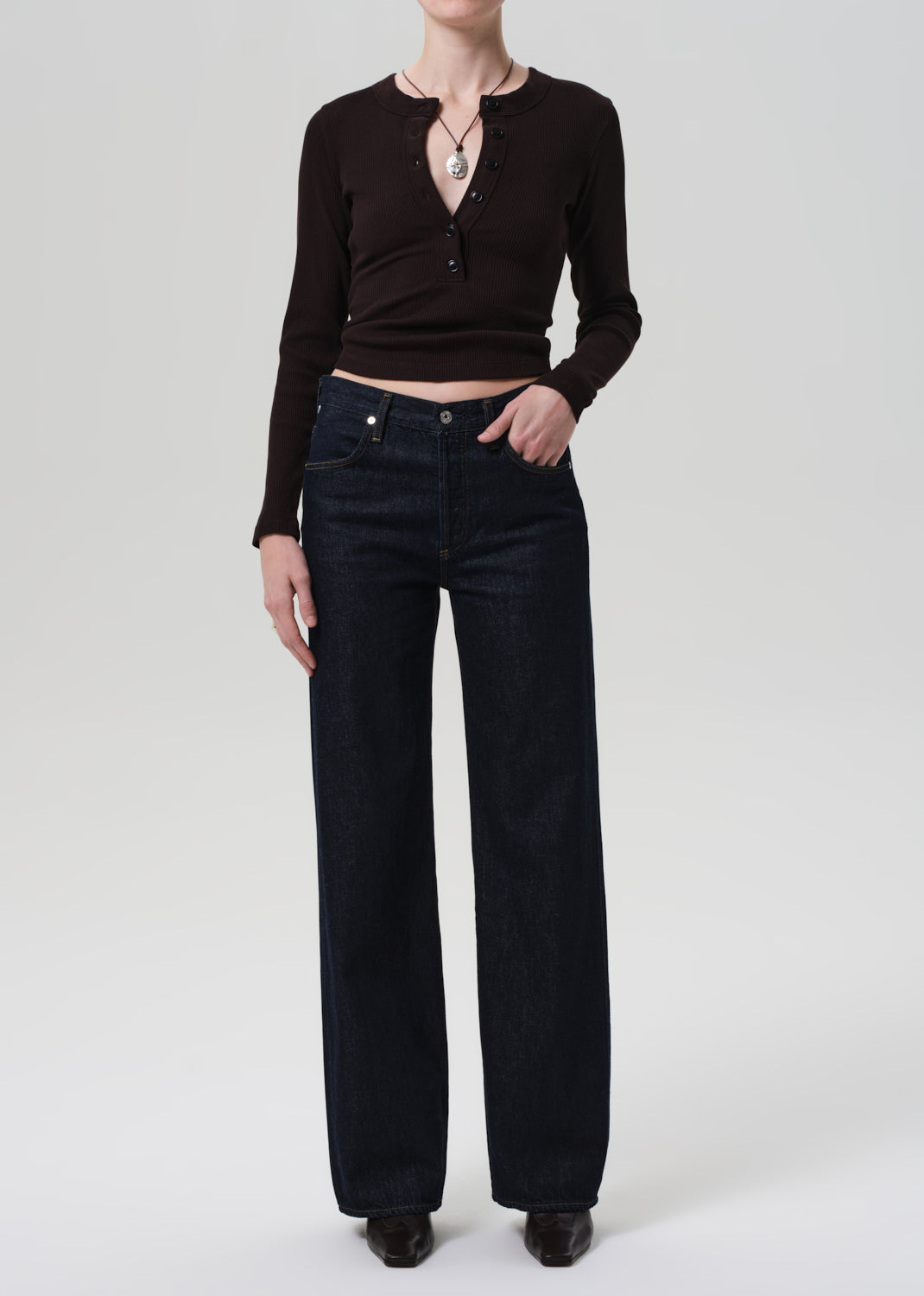 Varra Henley in Choco
