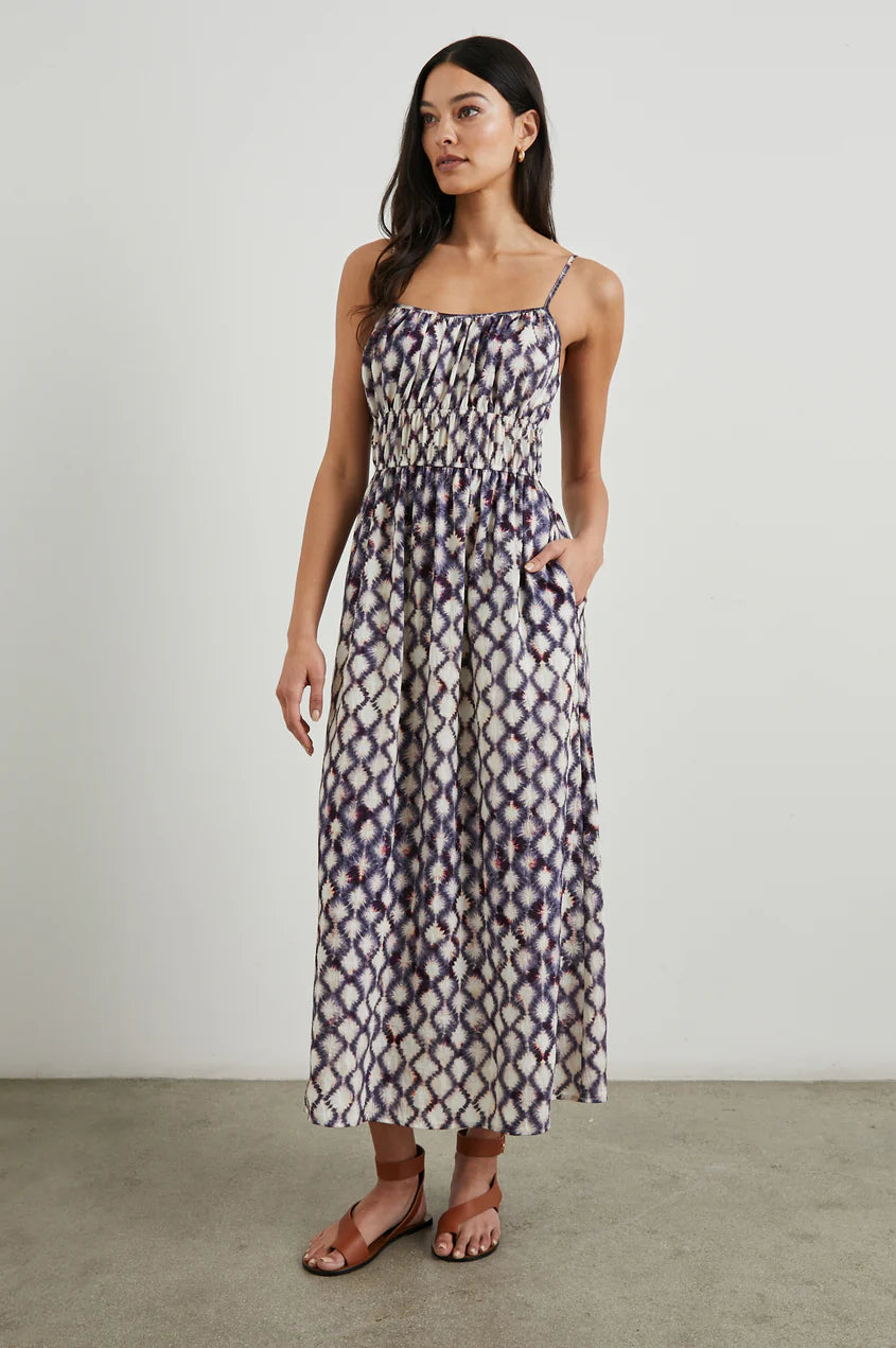 Fatima in Iris Shibori