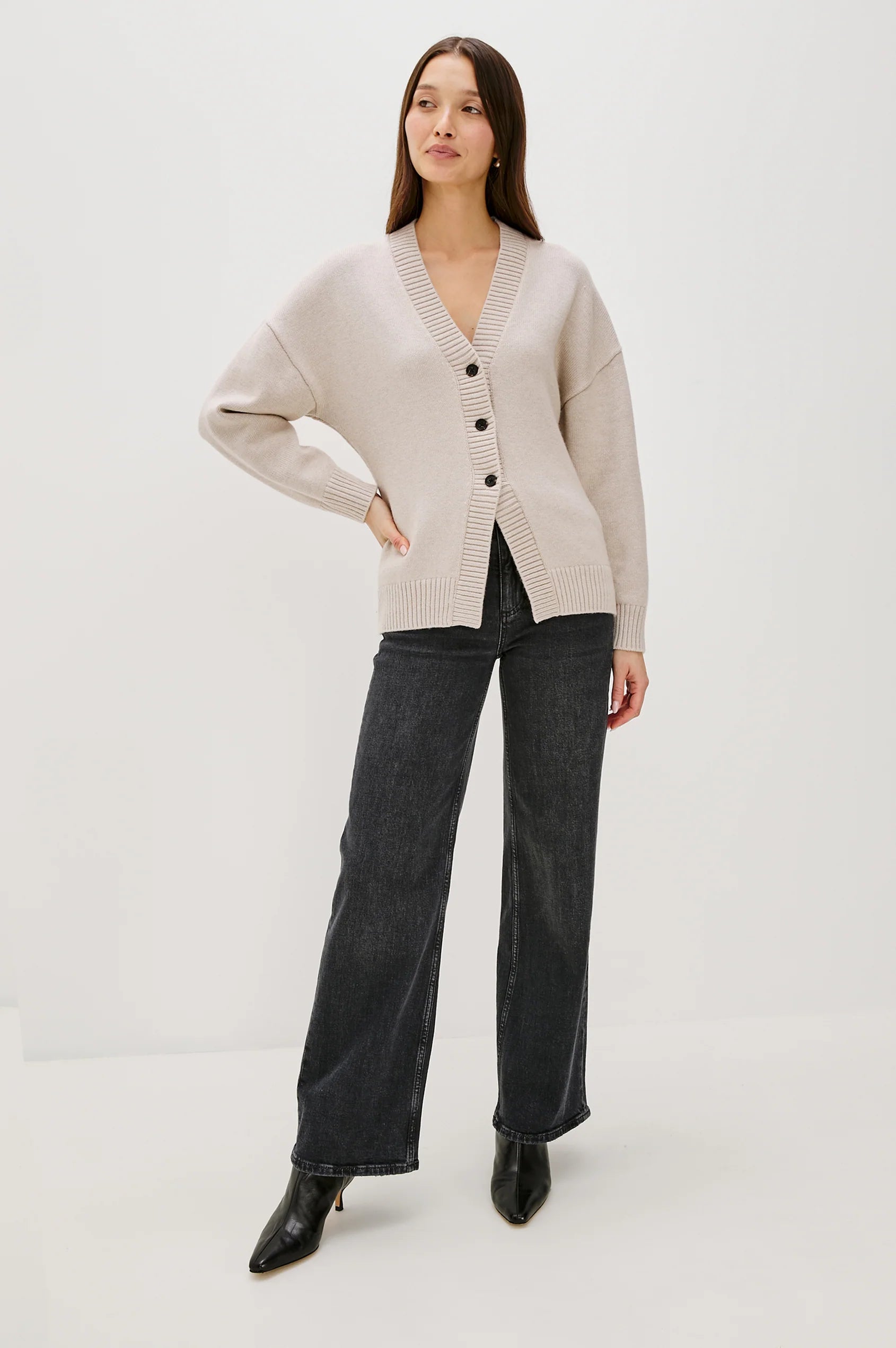 Philippa V-Neck Sweater in Taupe