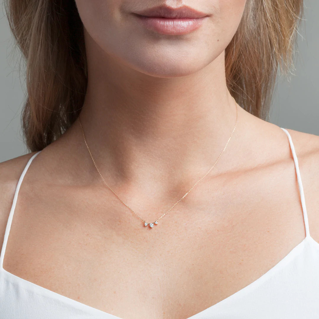 3 Diamond Amigos Curve Necklace